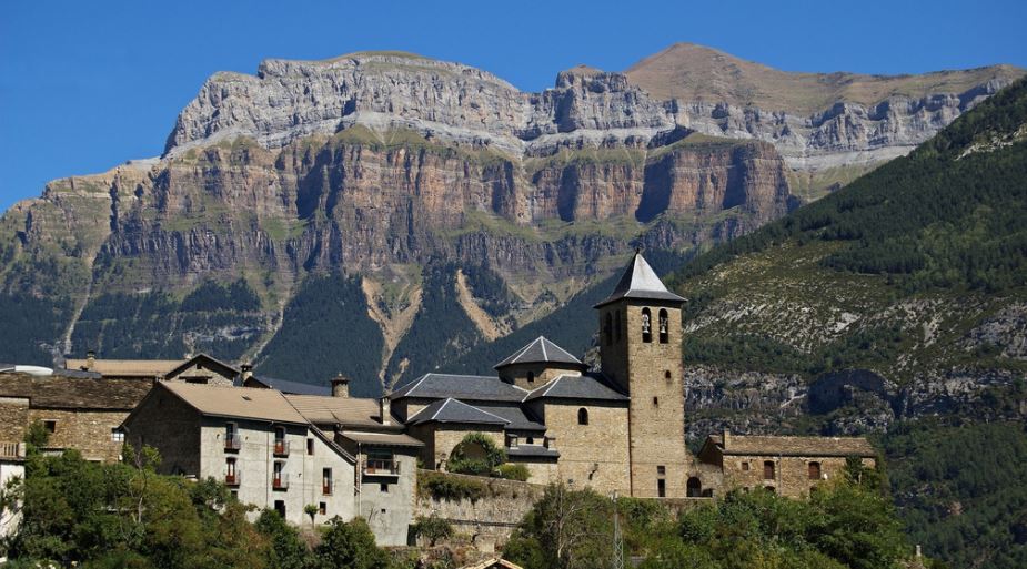 pueblos de huesca para visitar torla pueblos de huesca con encanto