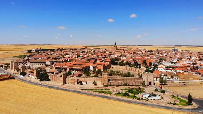 MADRIGAL DE LAS ALTAS TORRES Ávila Pueblo Mágico de España