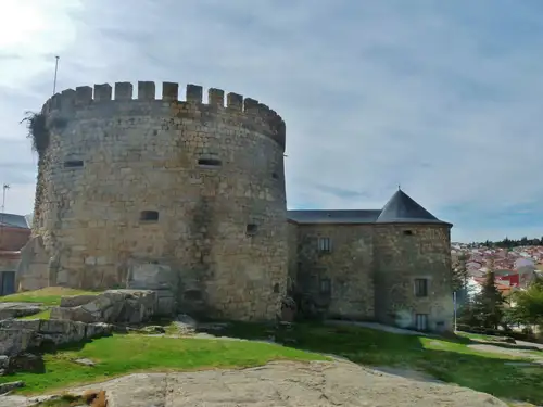 Castillo Palacio de Magalia pueblos medievales castillo en avila