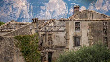 Pueblos Abandonados en Italia - Aldeas Fantasma en Italia