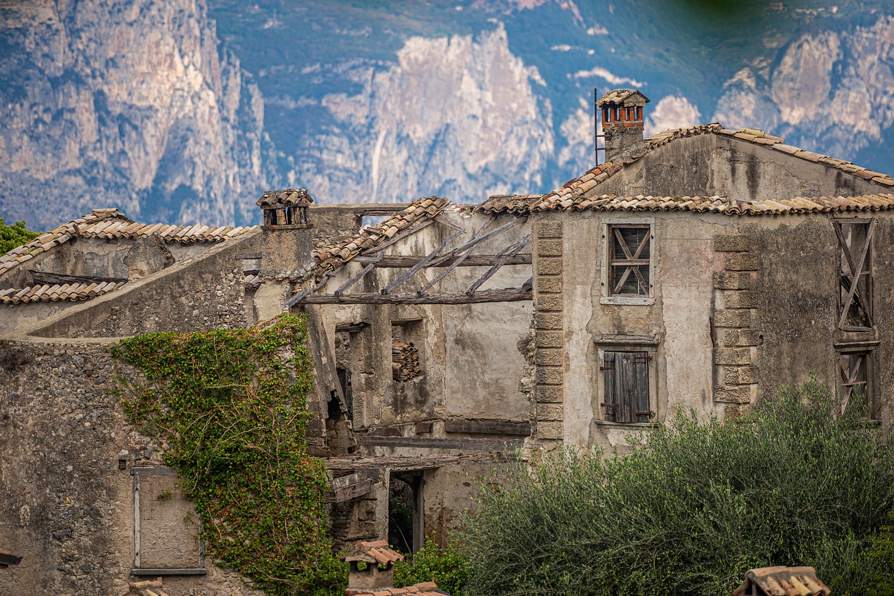 Pueblos Abandonados en Italia - Aldeas Fantasma en Italia