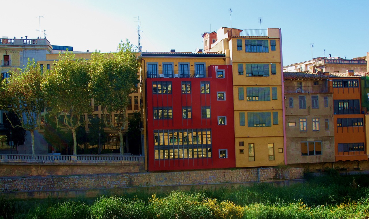 Pueblos con río en Girona