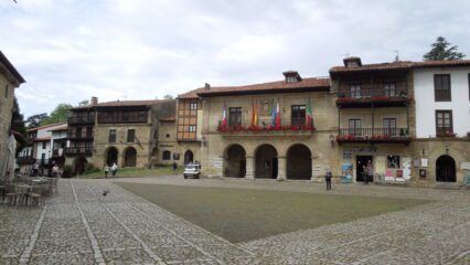 Pueblos de Cantabria cerca de Bilbao: Belleza Norteña Pueblos de Cantabria cerca de Bilbao Belleza Norteña