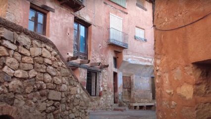 Pueblos a 10 km de Teruel con Encanto Aragonés
