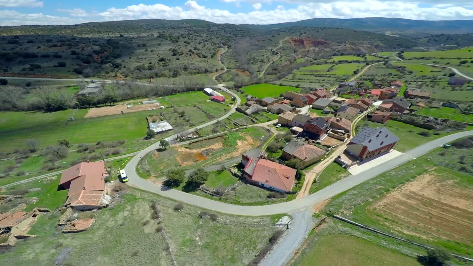Riaza a El Negredo pueblos negros segovia